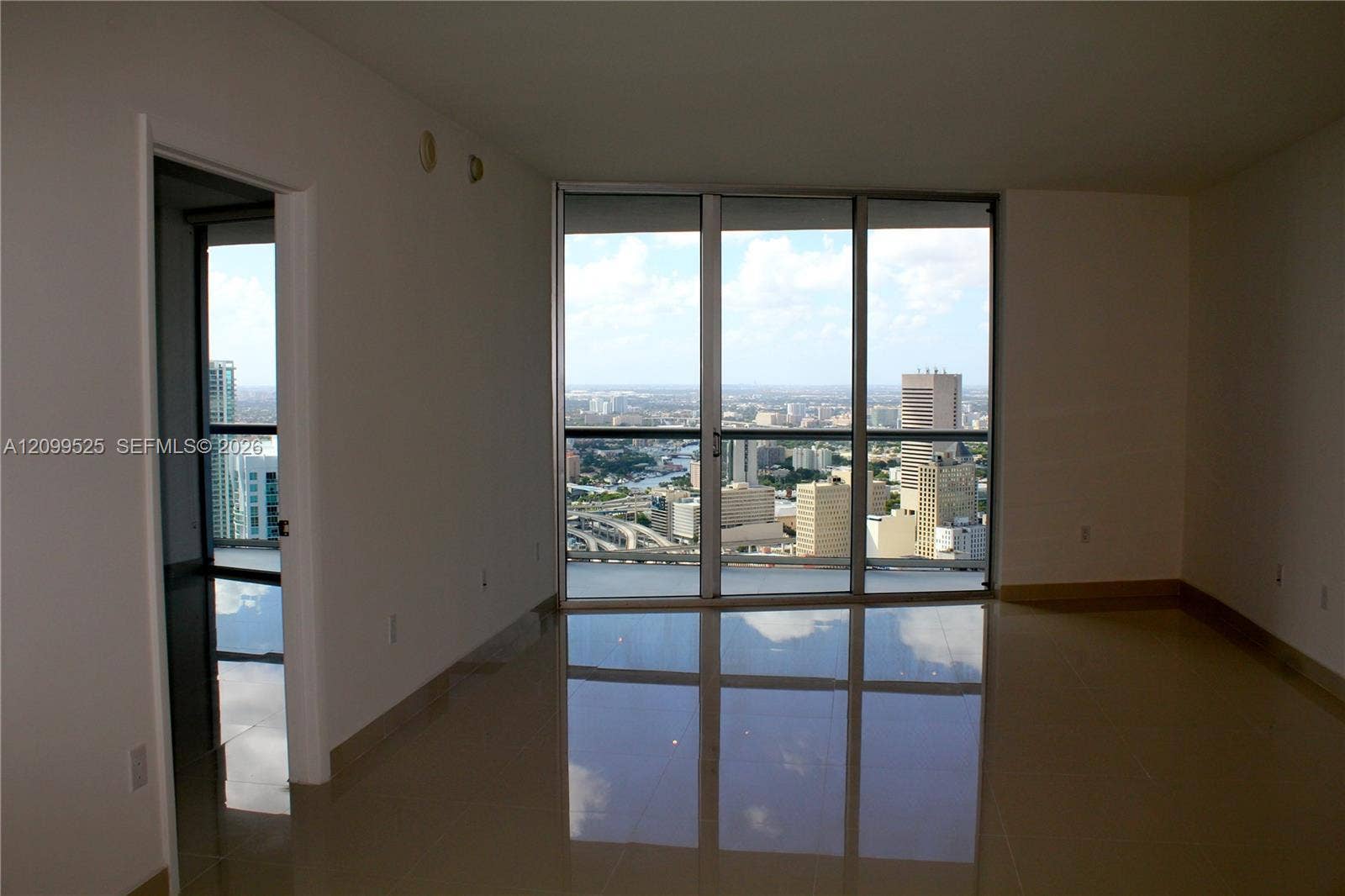 465 Brickell Avenue, #4806, Miami, FL 33131 Photo 9