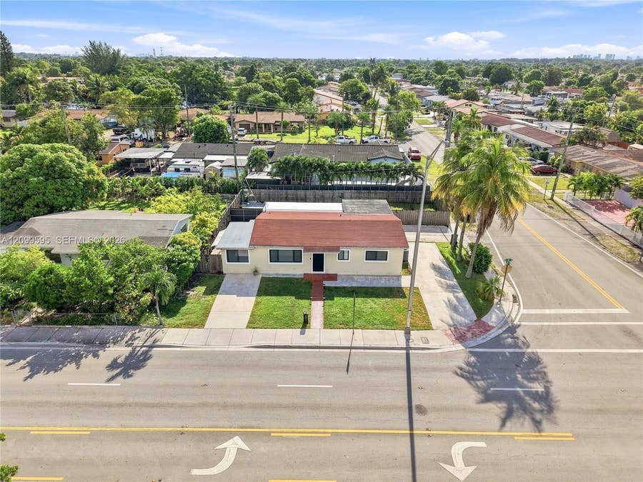 Property photo for 4041 W 8th Avenue, Hialeah, FL
