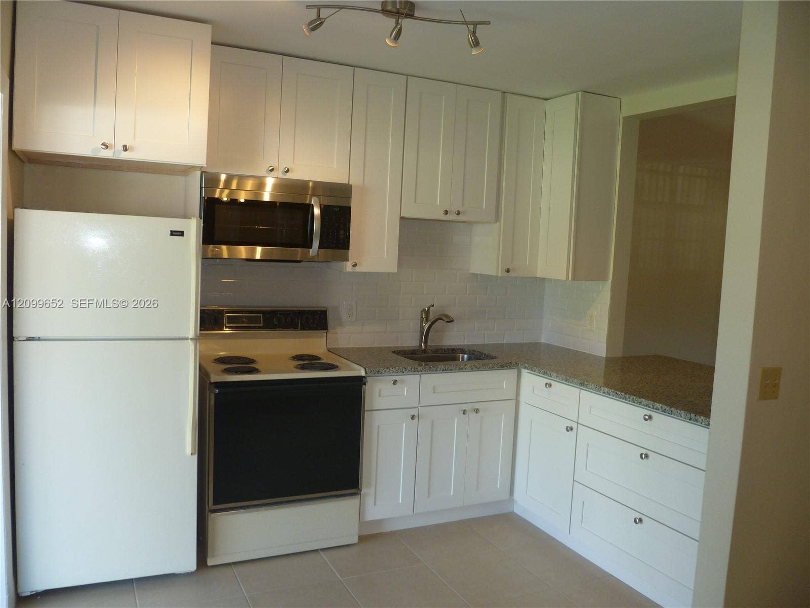 212 NW 6th Avenue, Dania, Dania Beach, FL 33004 Photo 14