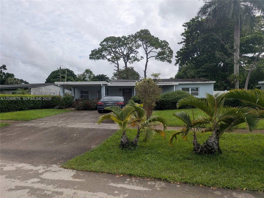 Property photo for 620 E Dayton Circle, Fort Lauderdale, FL