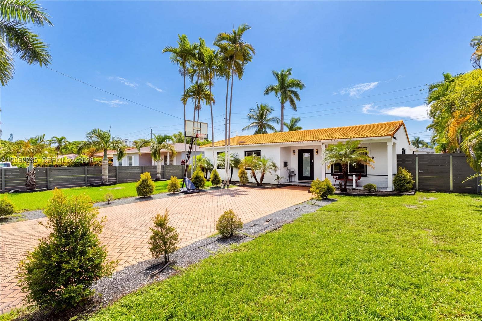 1008 Moffett Street, Hallandale Beach, FL 33009 Photo 3