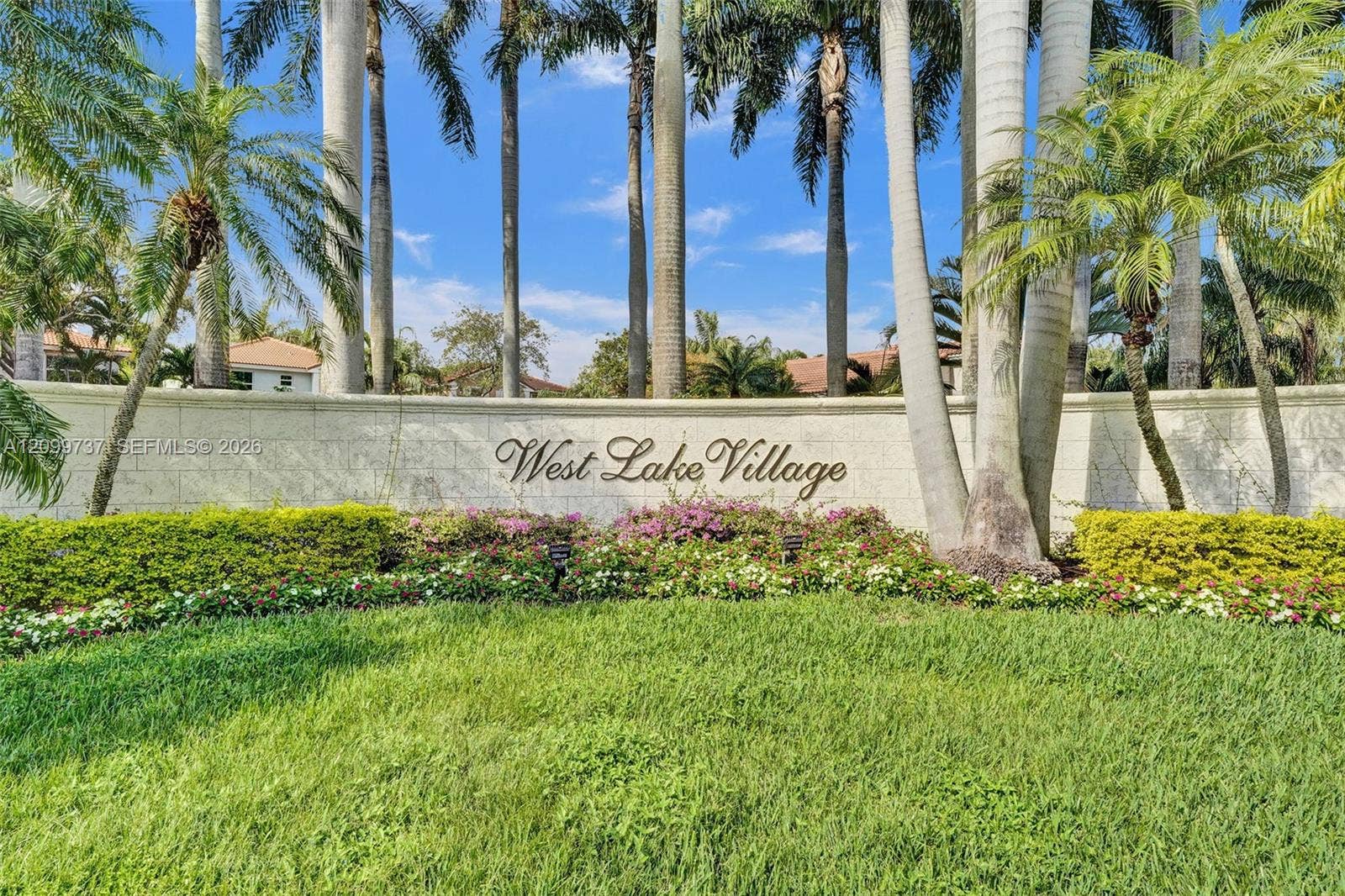 1620 Weeping Willow Way, Hollywood, FL 33019 Photo 2