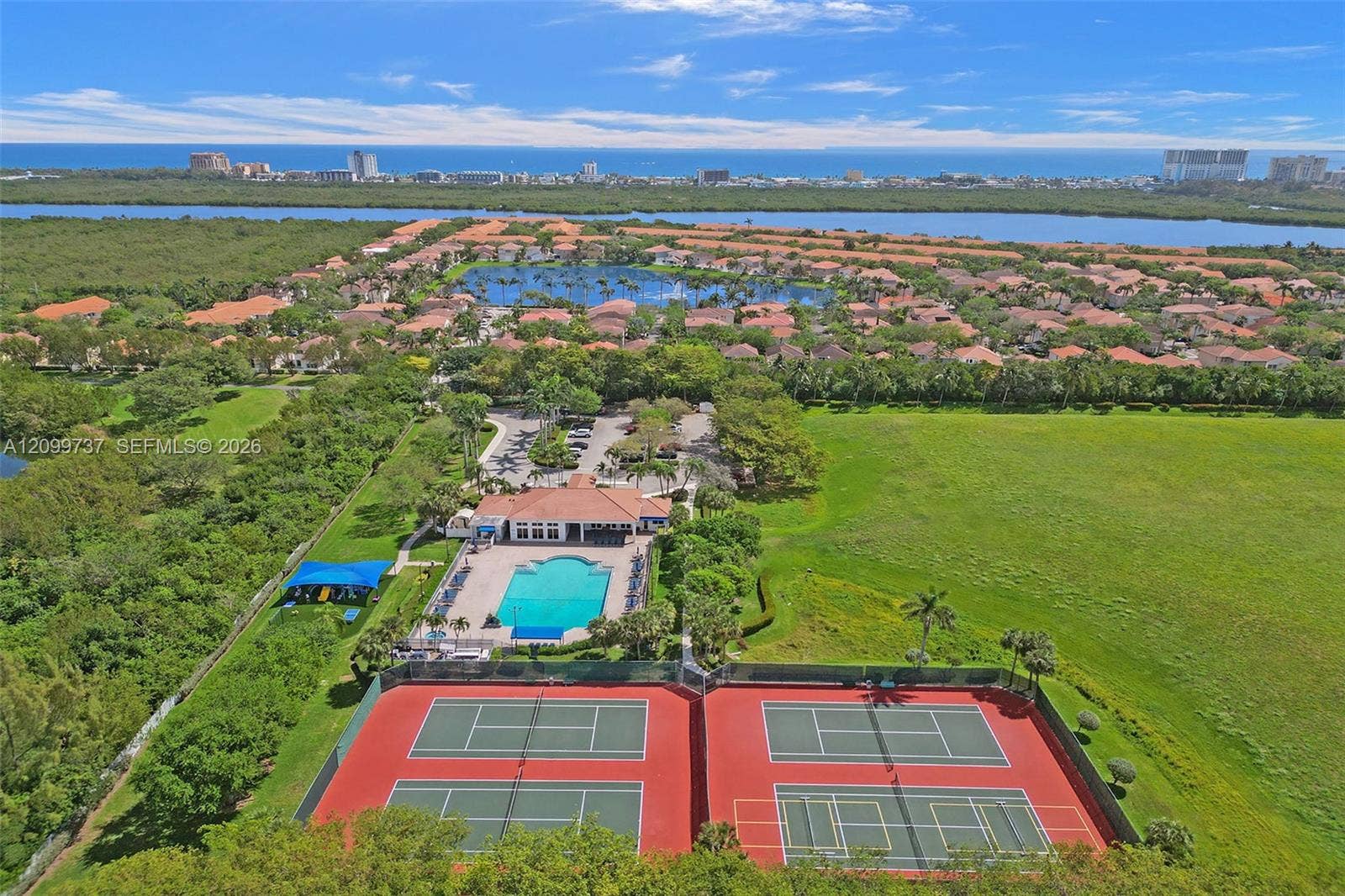 1620 Weeping Willow Way, Hollywood, FL 33019 Photo 42