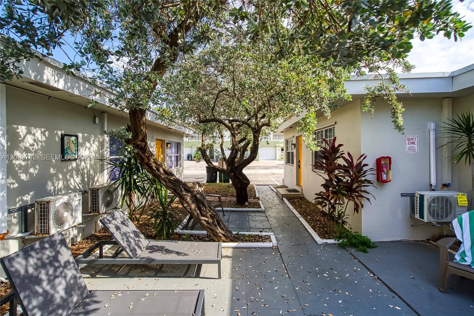 318 Walnut Street, Hollywood, FL 33019 Photo 11