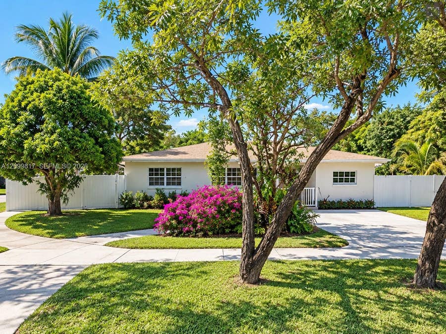 Property photo for 17400 NE 10th Avenue, Miami, FL