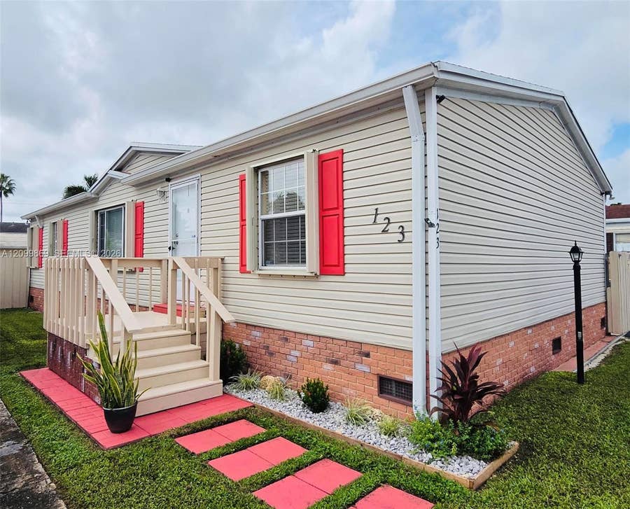 Property photo for 220 NE 12th Avenue, #123, Homestead, FL