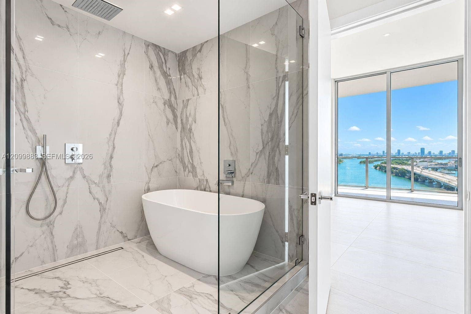 1400 Biscayne Boulevard, #1804, Miami, FL 33132 Photo 16