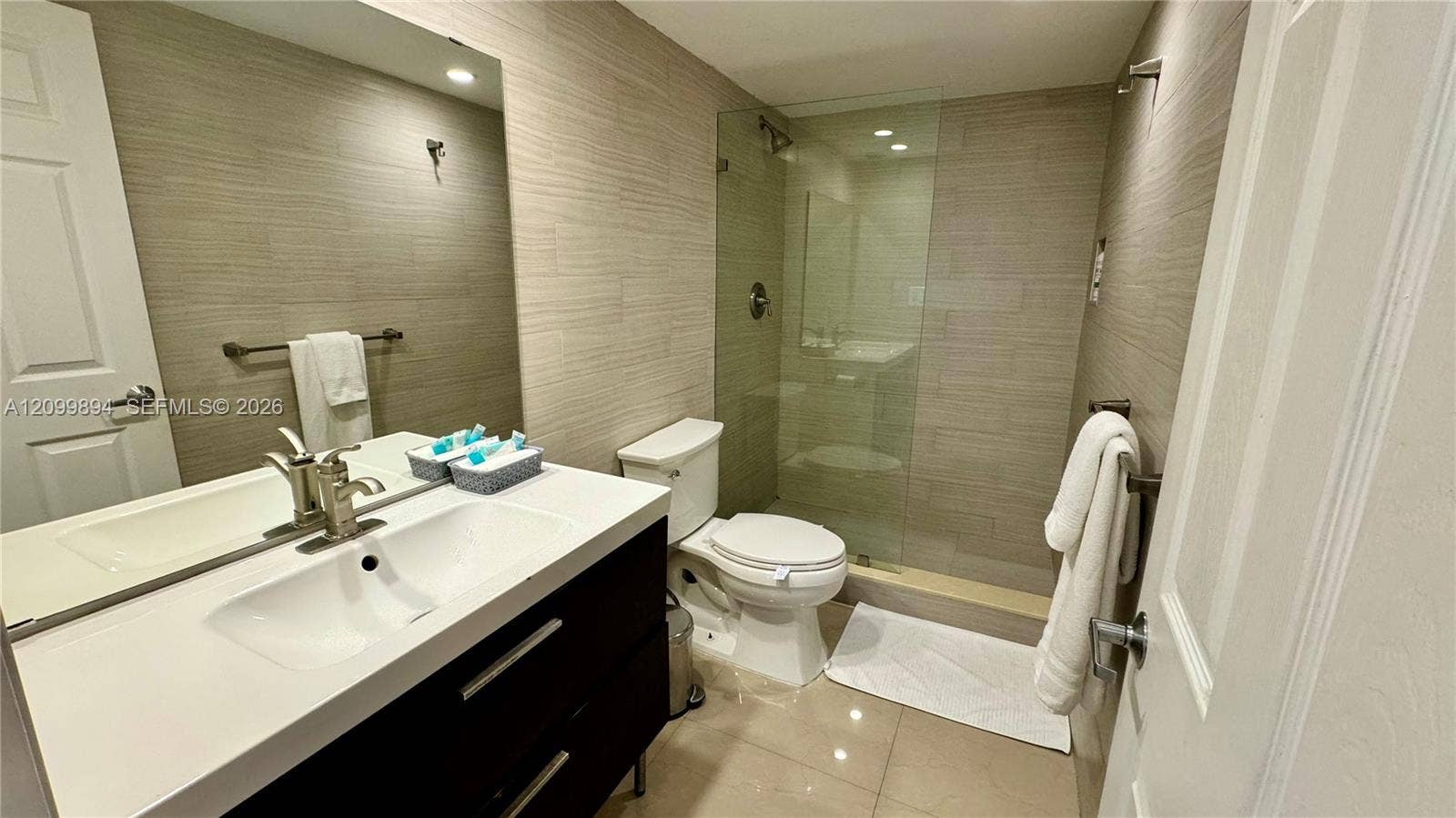 19370 Collins Avenue, #201, Sunny Isles Beach, FL 33160 Photo 10