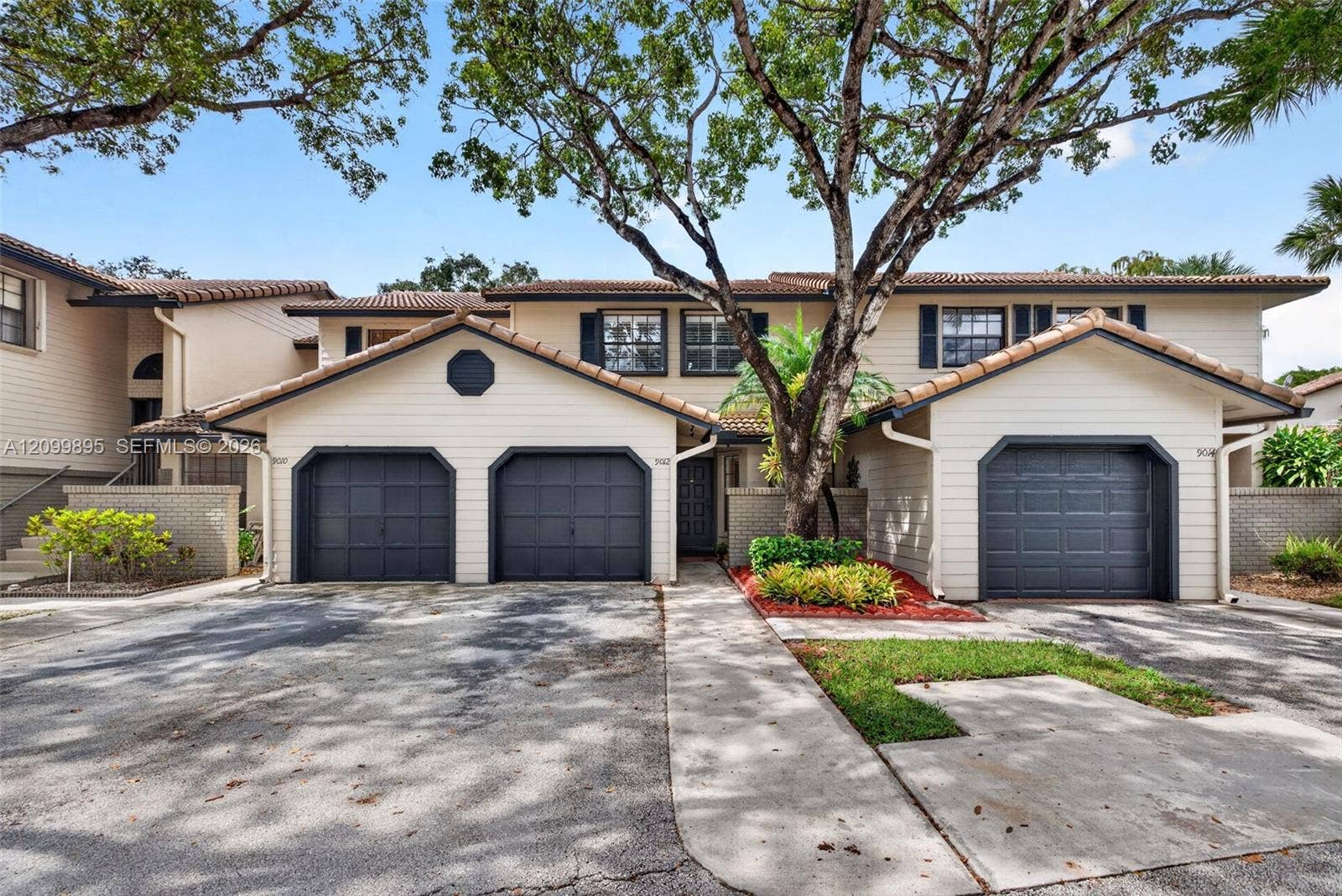 9012 Vineyard Lake Drive, Plantation, FL 33324 Photo 13