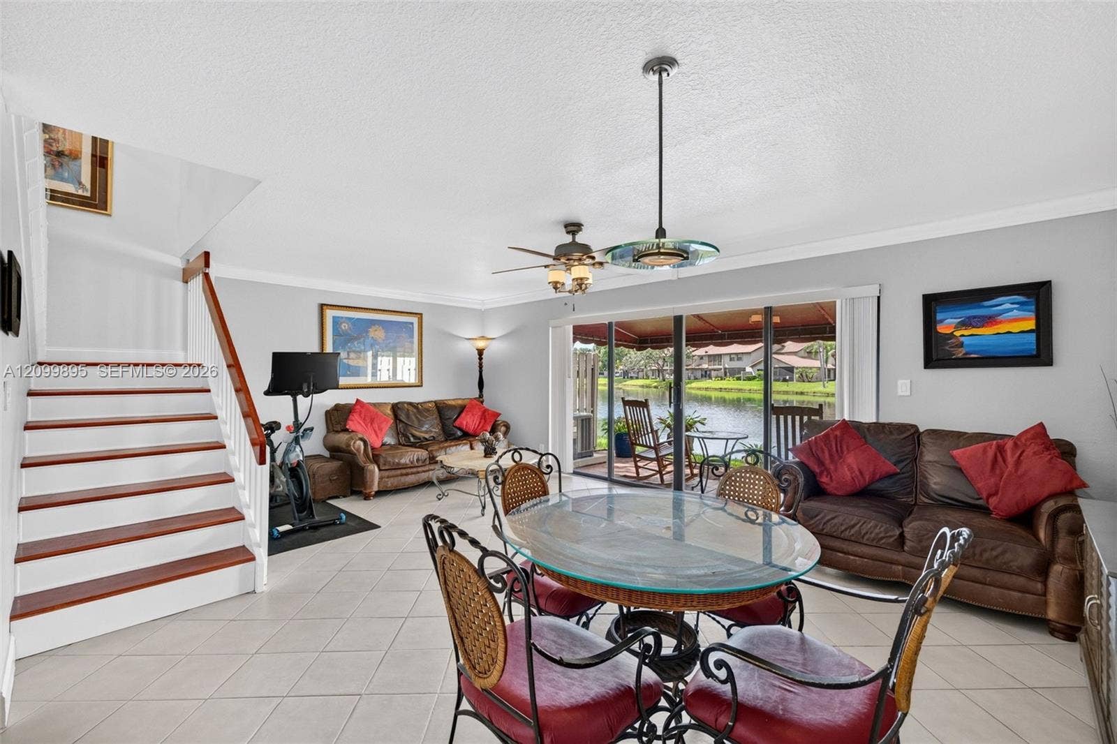 9012 Vineyard Lake Drive, Plantation, FL 33324 Dedicated dining space positioned conveniently between the living area and kitchen.