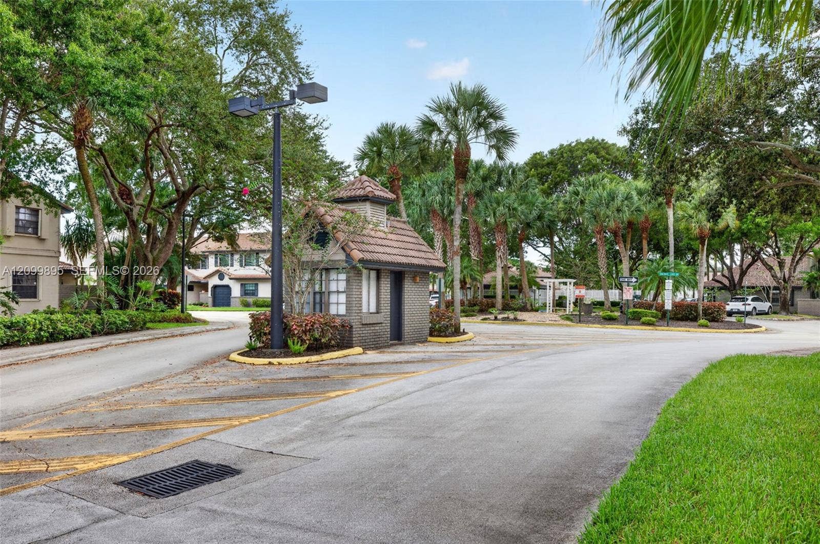 9012 Vineyard Lake Drive, Plantation, FL 33324 Photo 63