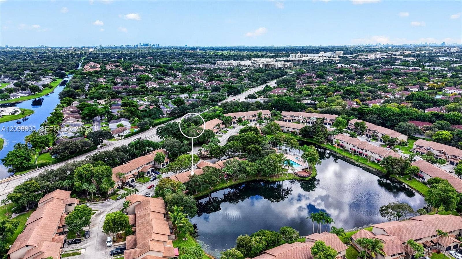 9012 Vineyard Lake Drive, Plantation, FL 33324 View east toward Fort Lauderdale