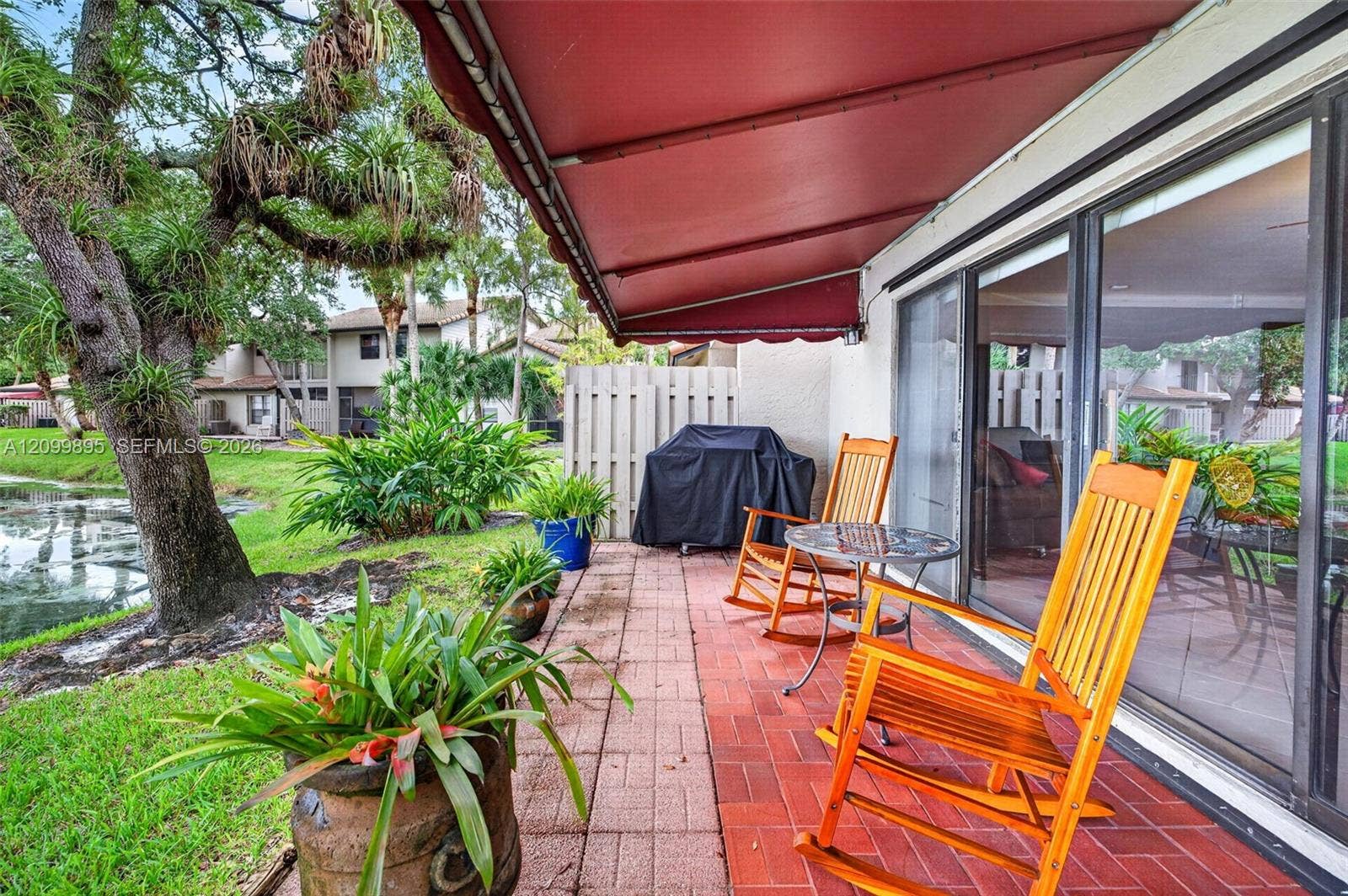 9012 Vineyard Lake Drive, Plantation, FL 33324 Photo 3