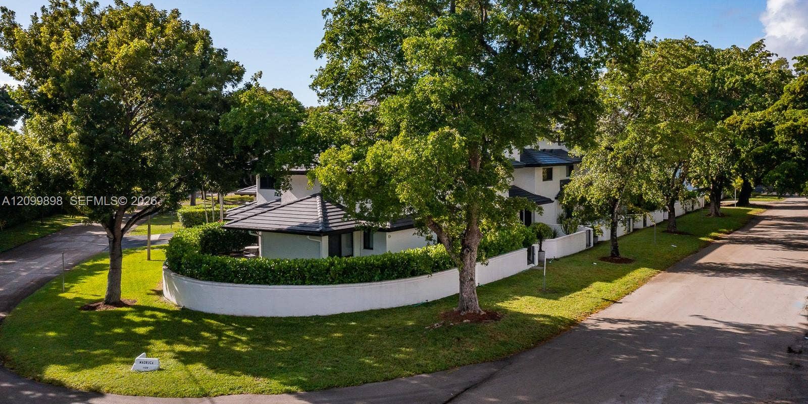 5750 Turin Street, #206, Coral Gables, FL 33146 5750 Turin St, a small boutique Building with only 13 units and is called "South Gables Condo" and built in 1988! Only 1 block From University Shopping Center and the "University Metro-Rail Station" and 2 blocks away from the University of Miami Campus! This is a 2 story, 2Bdrm/2.5 Bath Townhouse has over 990 SF!