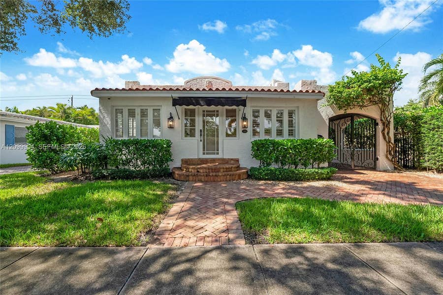 Property photo for 910 Santiago Street, Coral Gables, FL