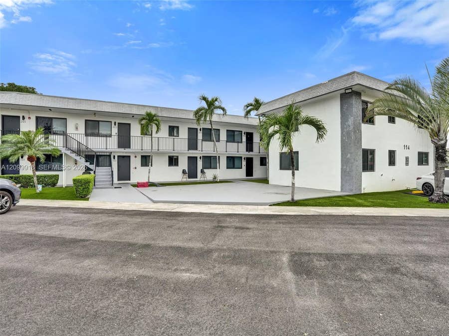 Property photo for 114 SE 8th Street, #203, Hallandale Beach, FL