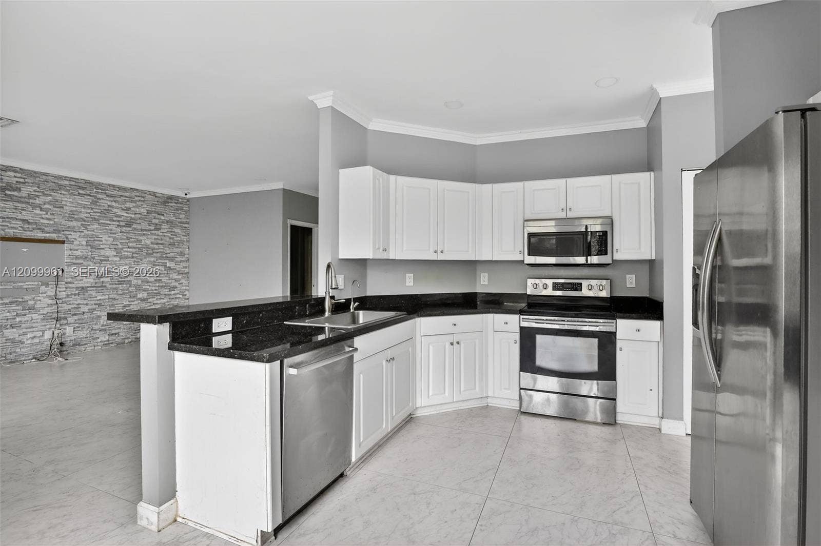 10755 SW 17th Place, Davie, FL 33324 Photo 10