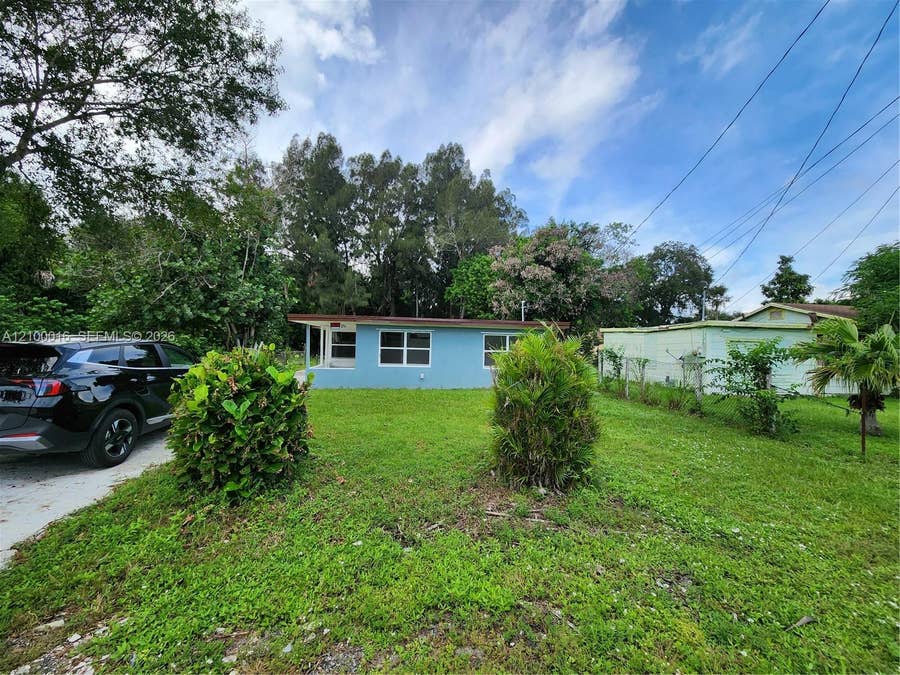 Property photo for 1901 N 49th Street, Fort Pierce, FL
