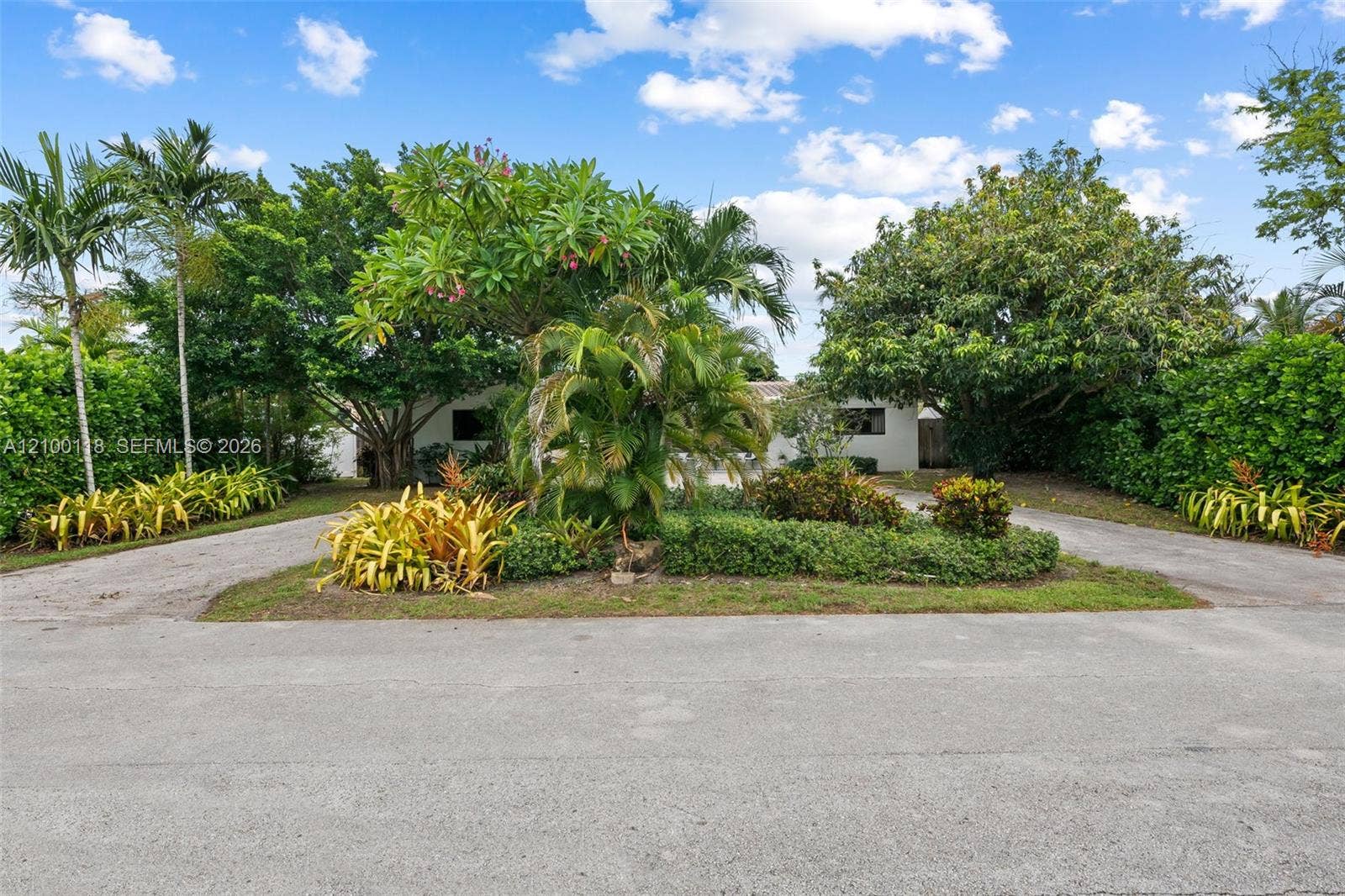 2091 NE 55th Street, Fort Lauderdale, FL 33308 Exterior Front