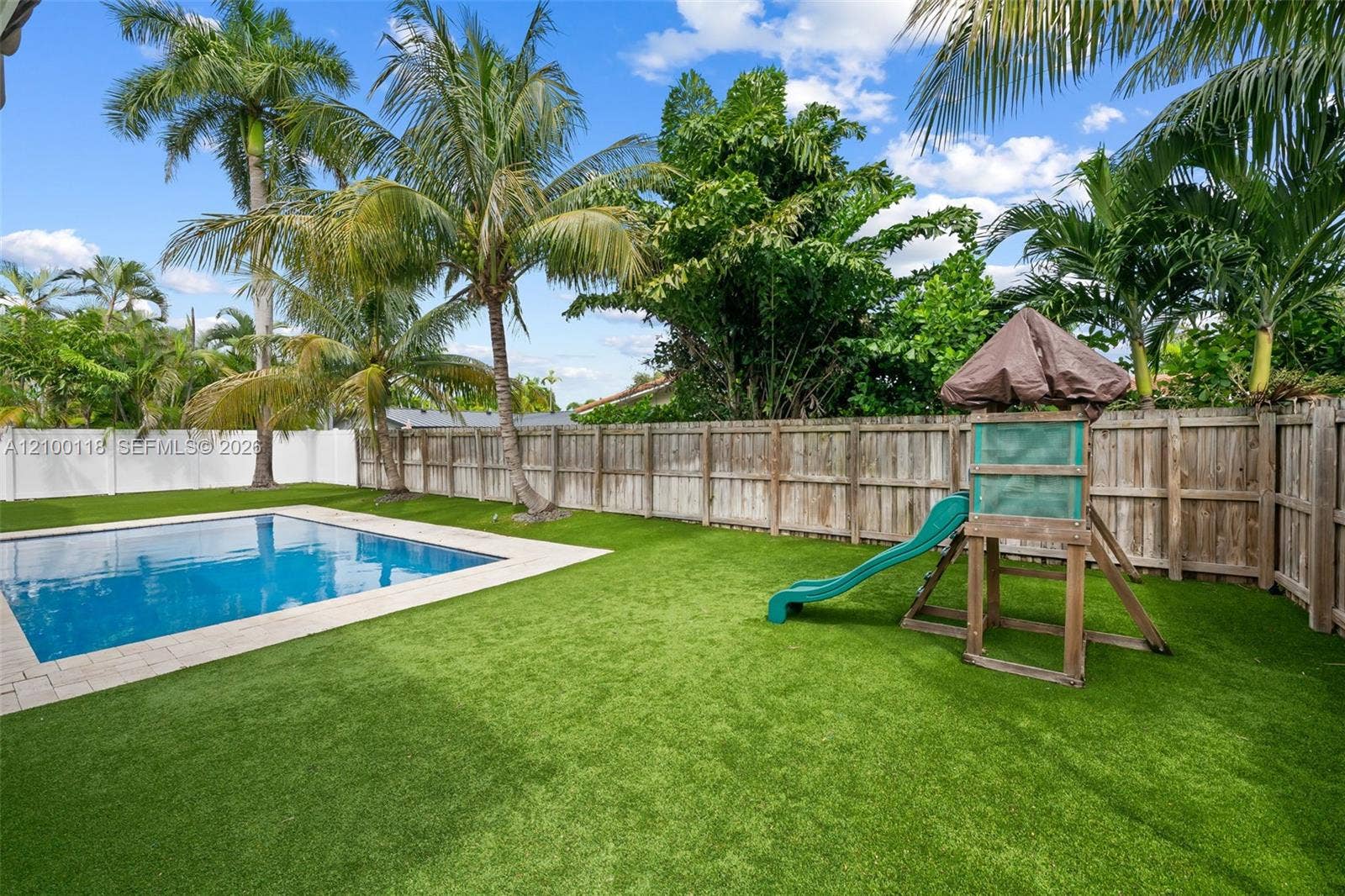 2091 NE 55th Street, Fort Lauderdale, FL 33308 Backyard Oasis