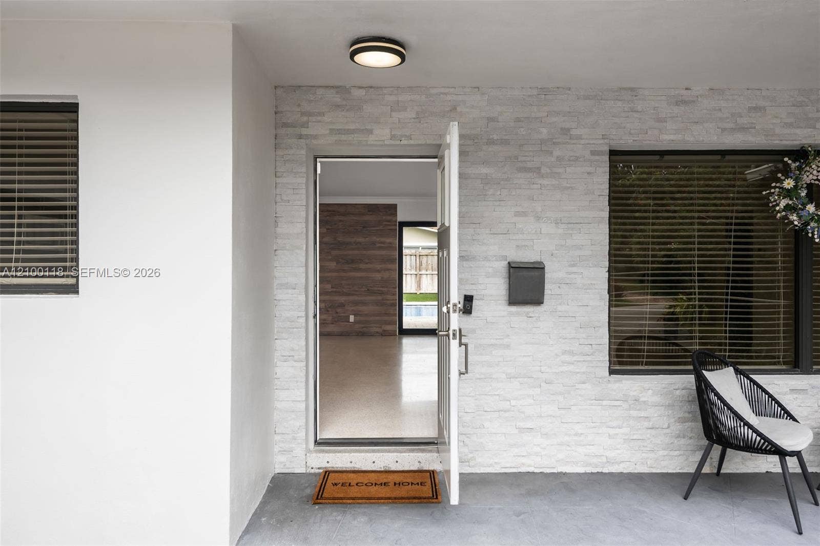 2091 NE 55th Street, Fort Lauderdale, FL 33308 Front Entryway