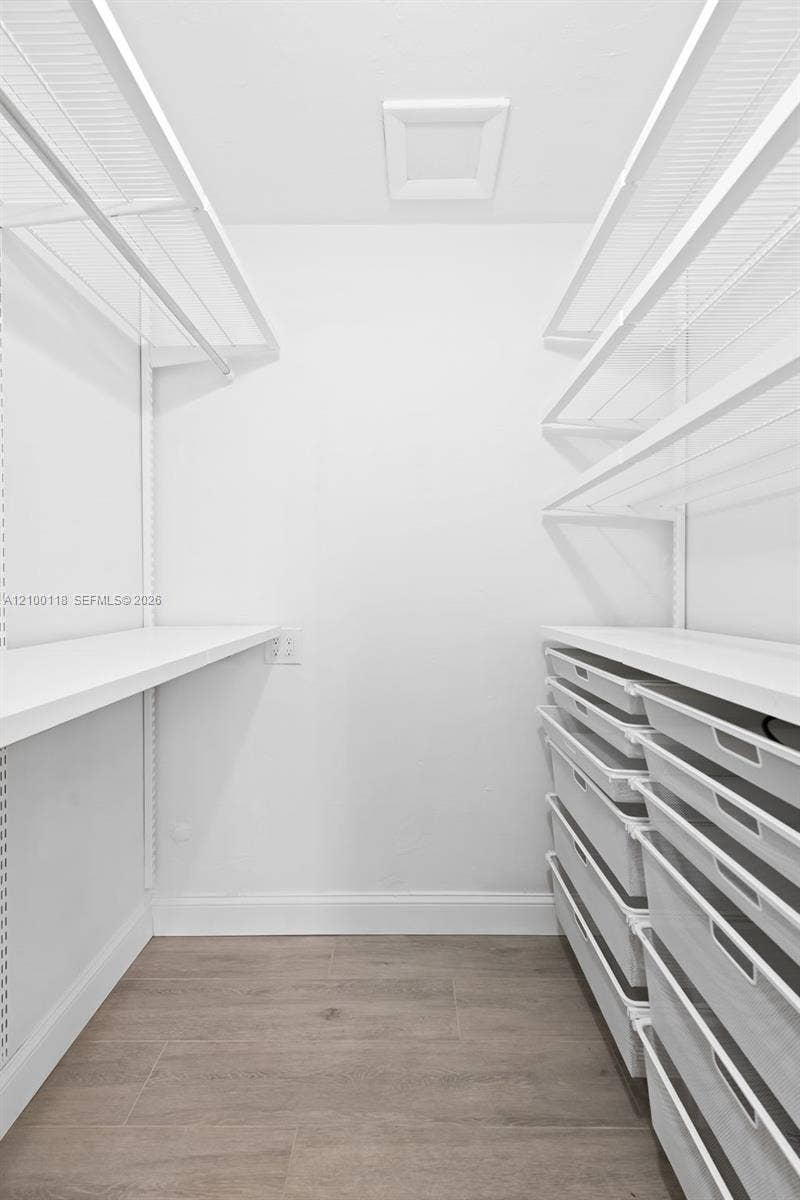 2091 NE 55th Street, Fort Lauderdale, FL 33308 Walk-In Closet