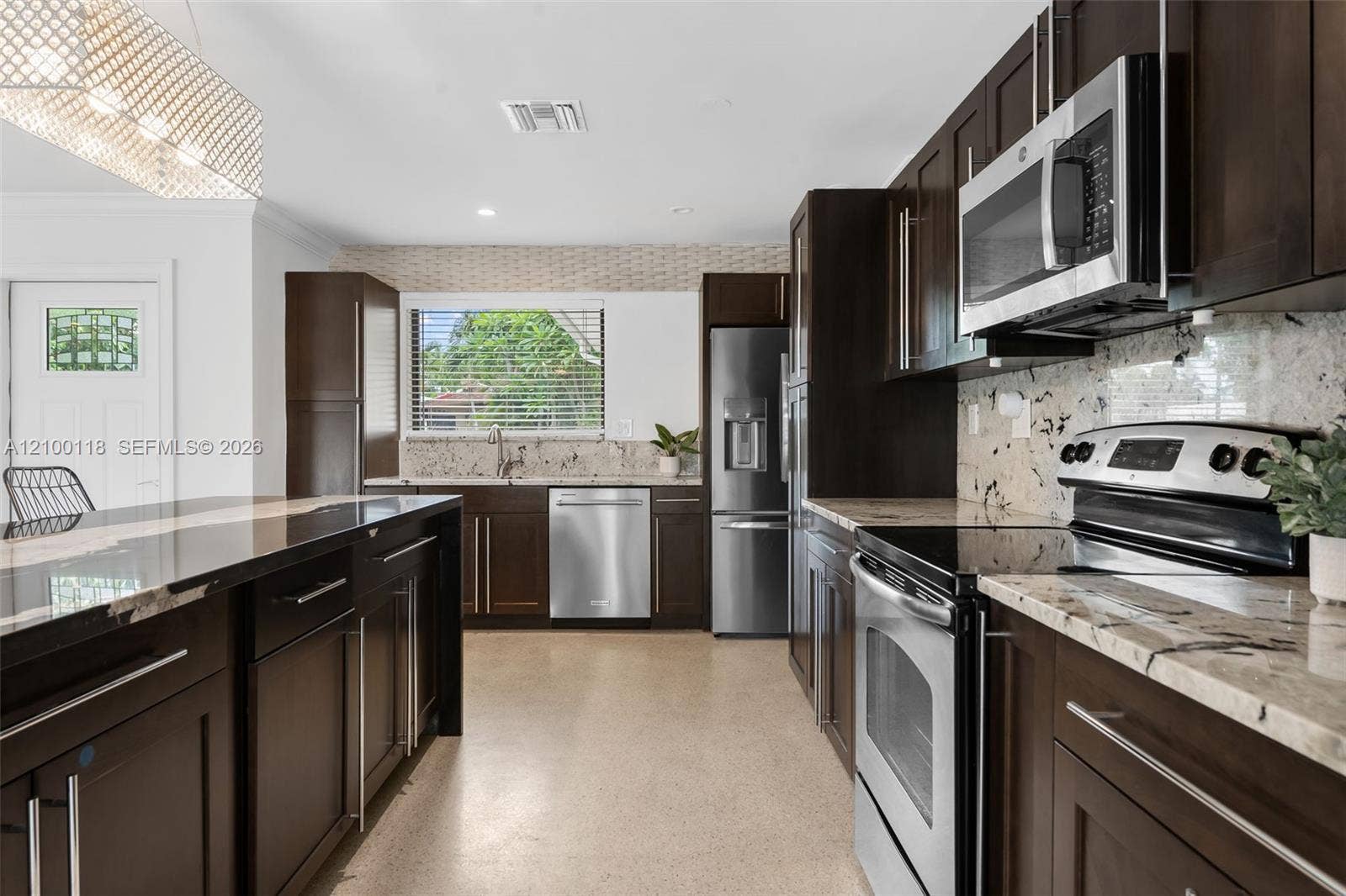 2091 NE 55th Street, Fort Lauderdale, FL 33308 Stainless Steel Appliances