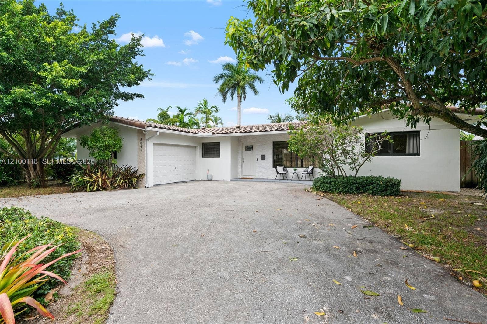 2091 NE 55th Street, Fort Lauderdale, FL 33308 Circular Driveway
