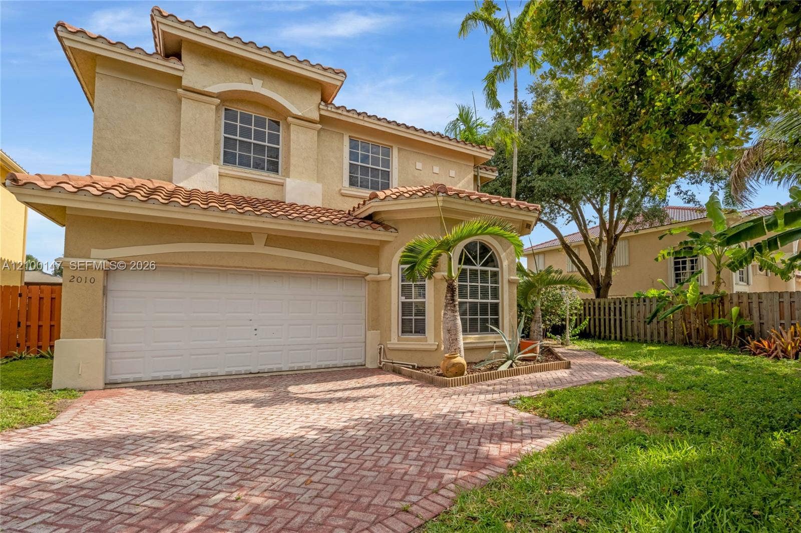 2010 NW 98th Way, Pembroke Pines, FL 33024 Photo 1