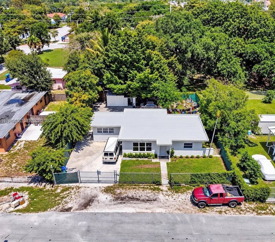 Property photo for 261 NW 73rd Terrace, Miami, FL