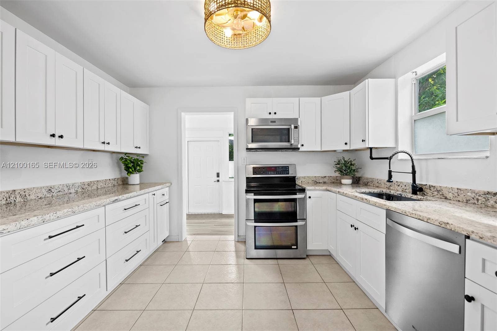 716 NE 11th Avenue, Pompano Beach, FL 33060 Stainless Steel Appliances