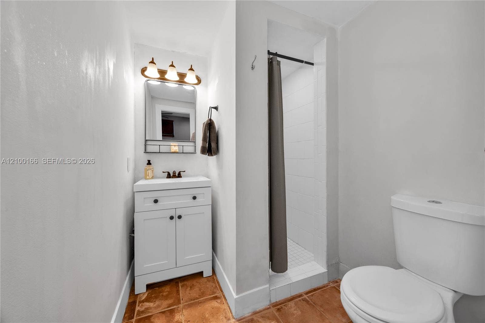 504 Majorca Avenue, Coral Gables, FL 33134 Inlaw Bathroom