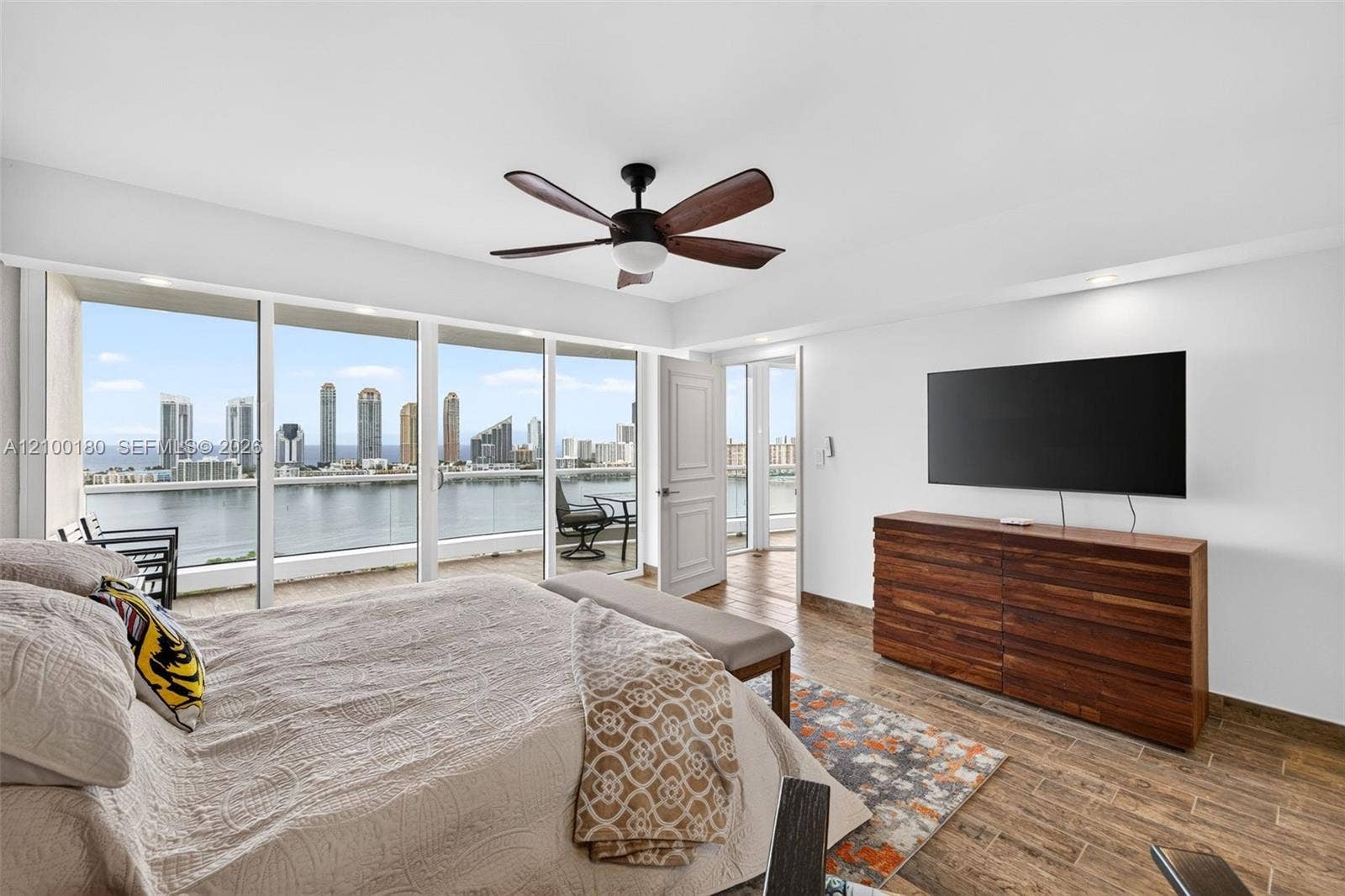 7000 Island Boulevard, #2409-2410, Aventura, FL 33160 Photo 36