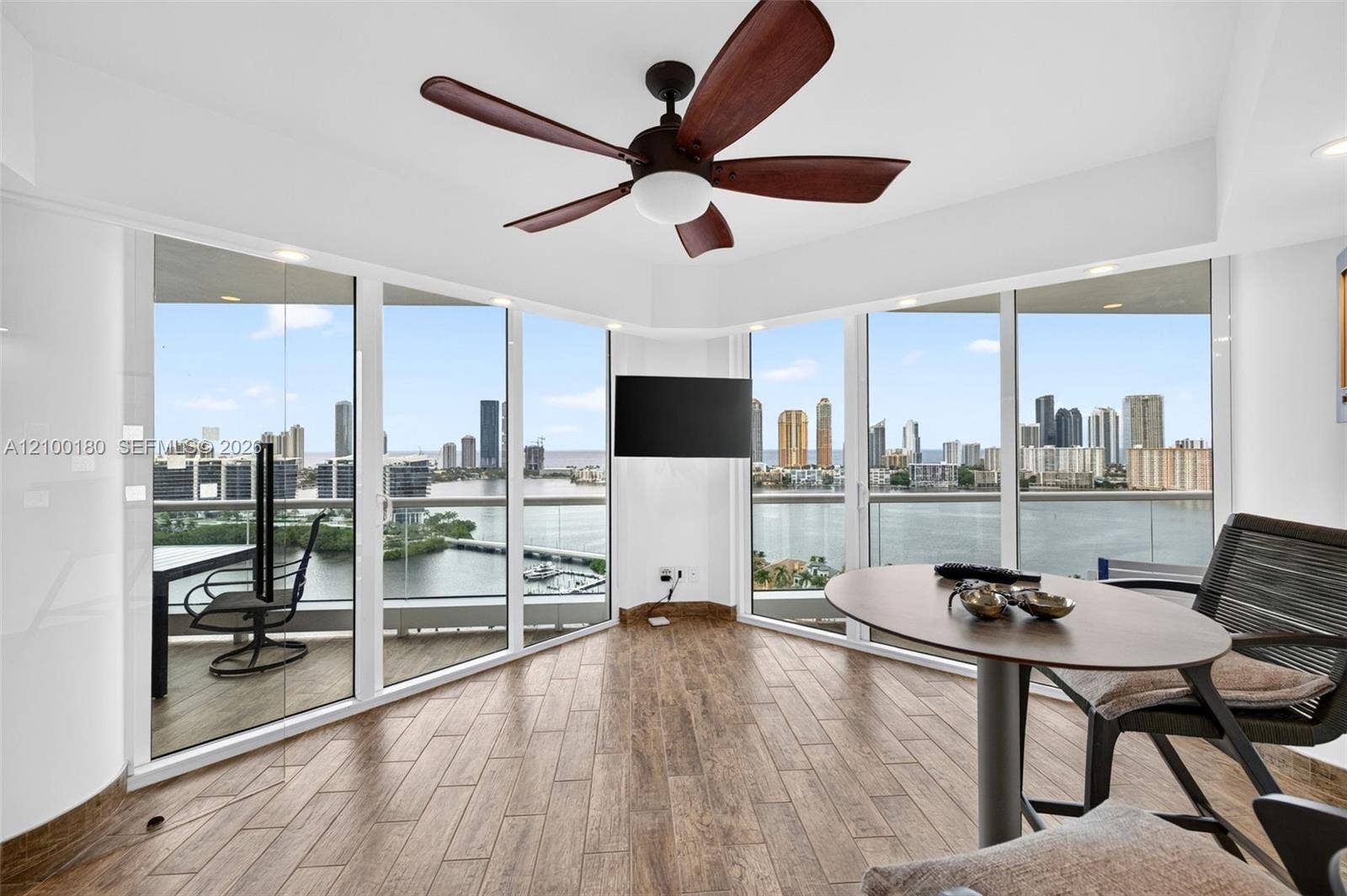 7000 Island Boulevard, #2409-2410, Aventura, FL 33160 Photo 8