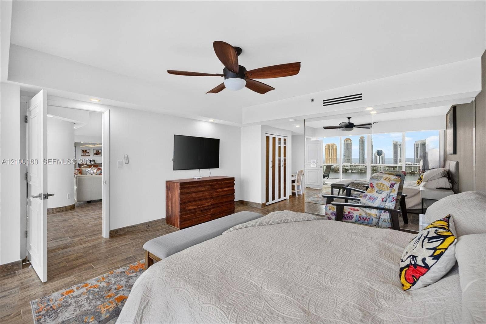 7000 Island Boulevard, #2409-2410, Aventura, FL 33160 Photo 37