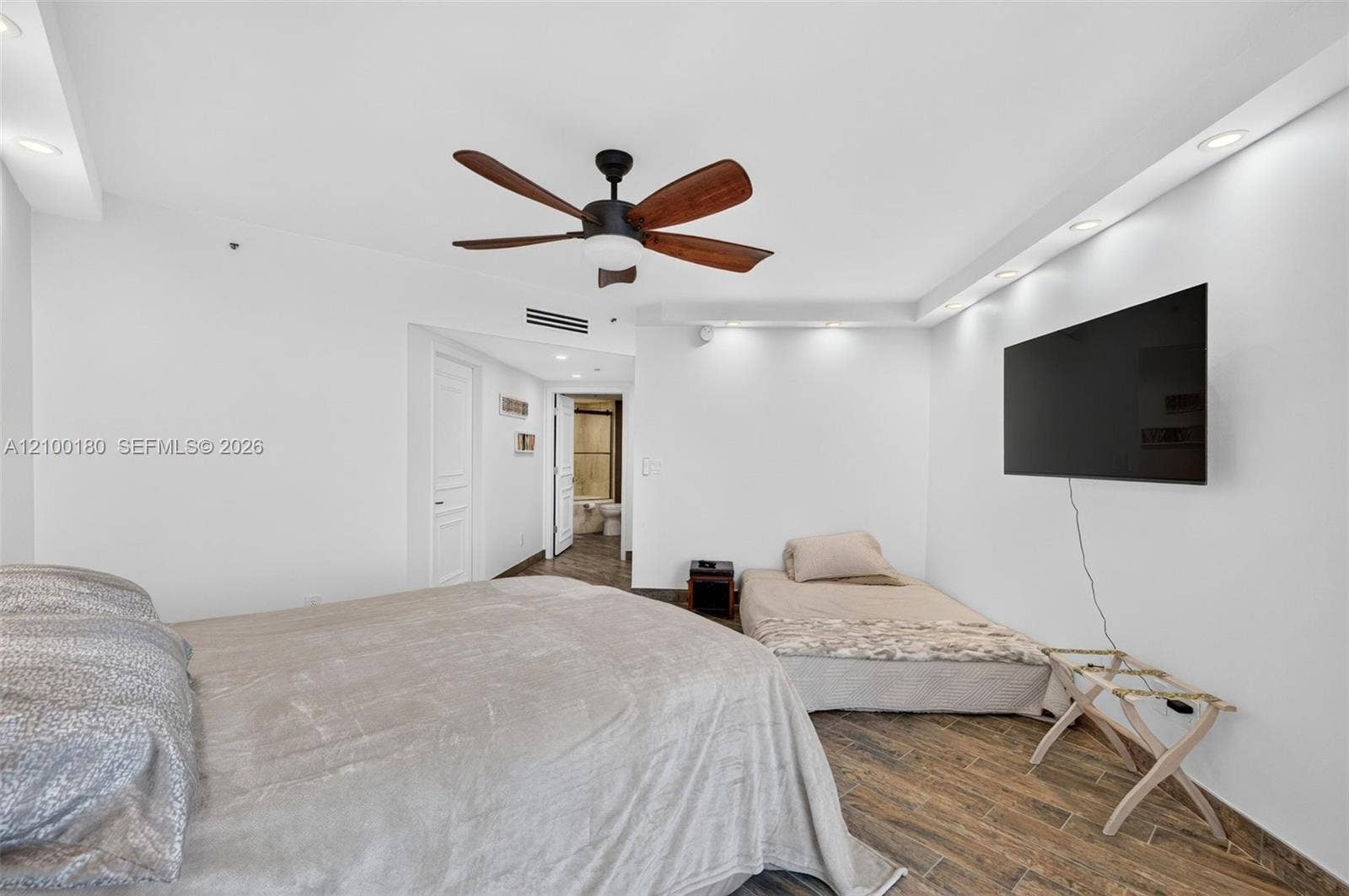 7000 Island Boulevard, #2409-2410, Aventura, FL 33160 Photo 47