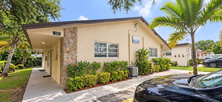 Property photo for 130 SE 10th Street, #130, Hallandale Beach, FL
