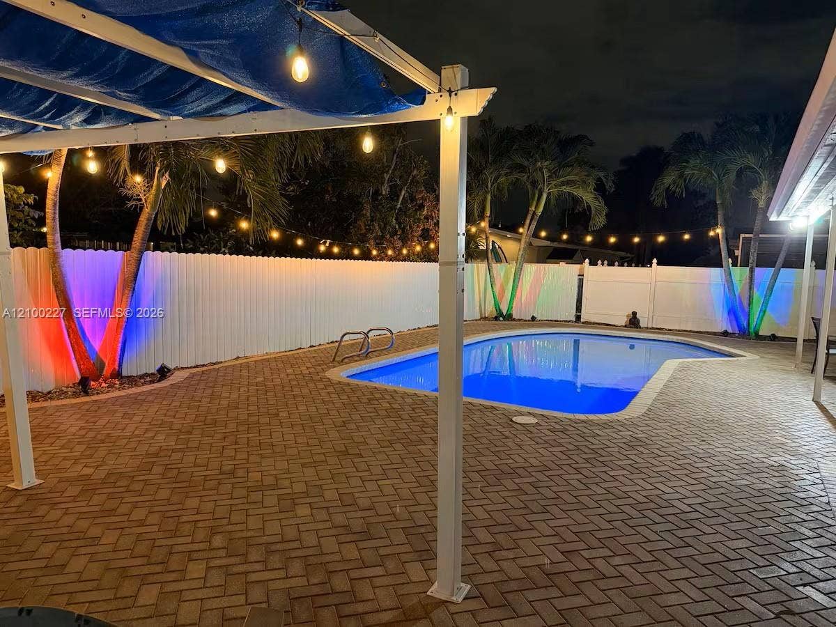 10911 Taft Street, Pembroke Pines, FL 33026 Photo 19