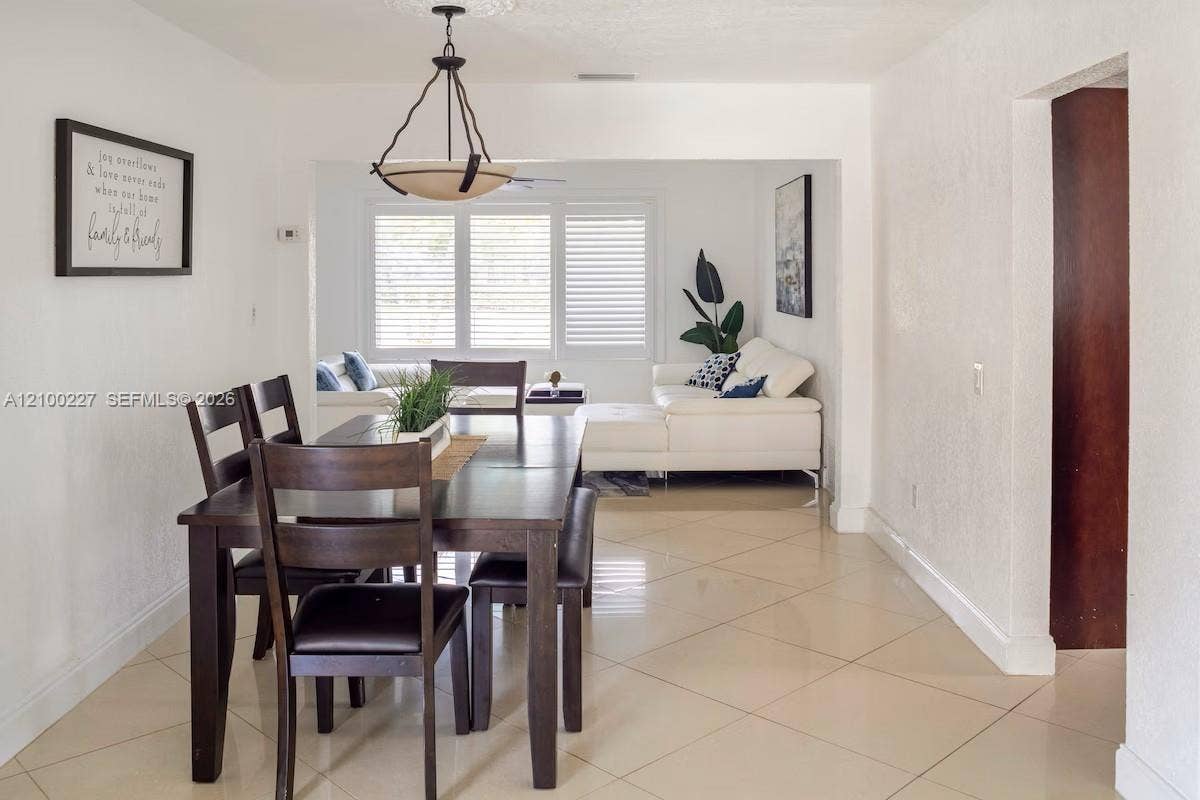 10911 Taft Street, Pembroke Pines, FL 33026 Photo 6