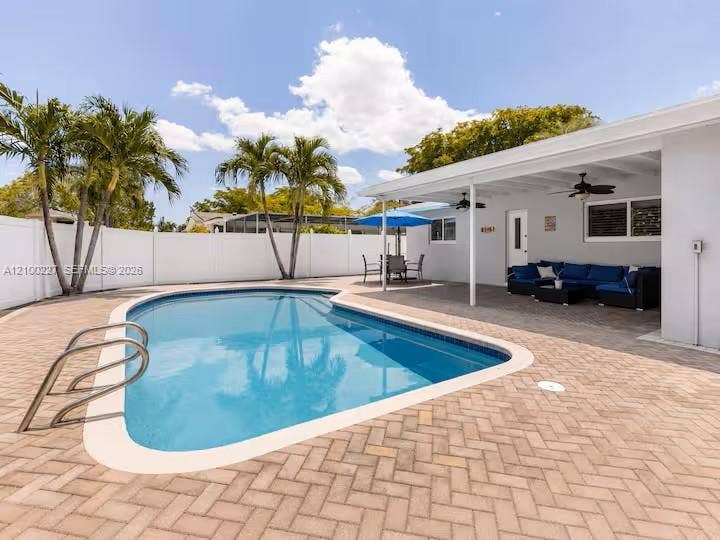 10911 Taft Street, Pembroke Pines, FL 33026 Photo 2