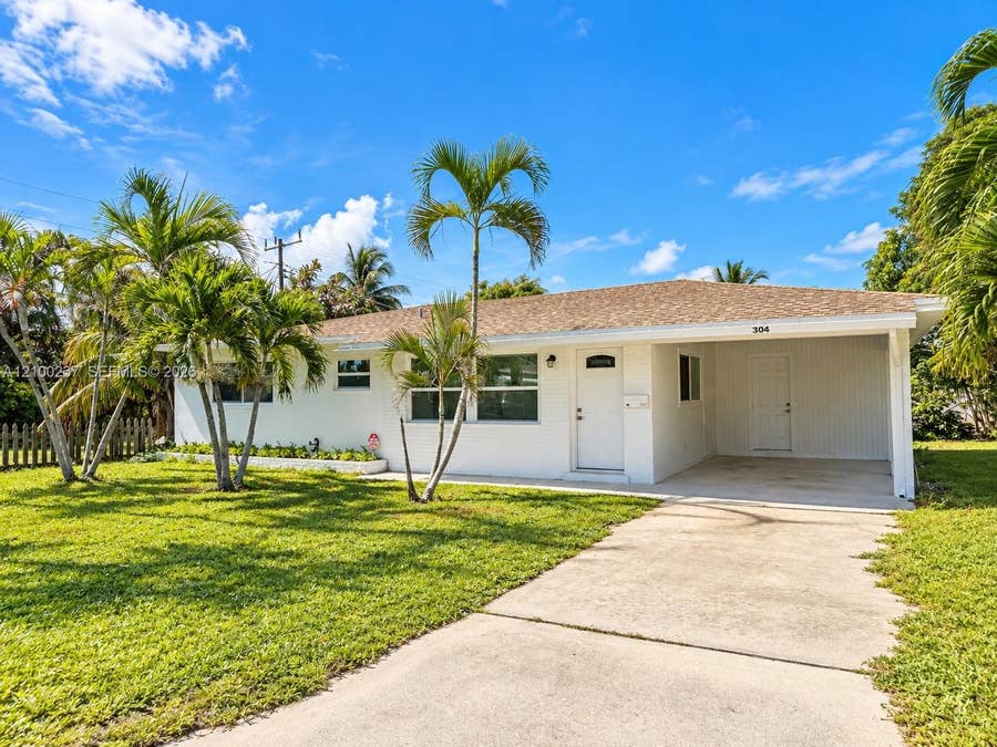 Property photo for 304 SW 6th Avenue, Boynton Beach, FL
