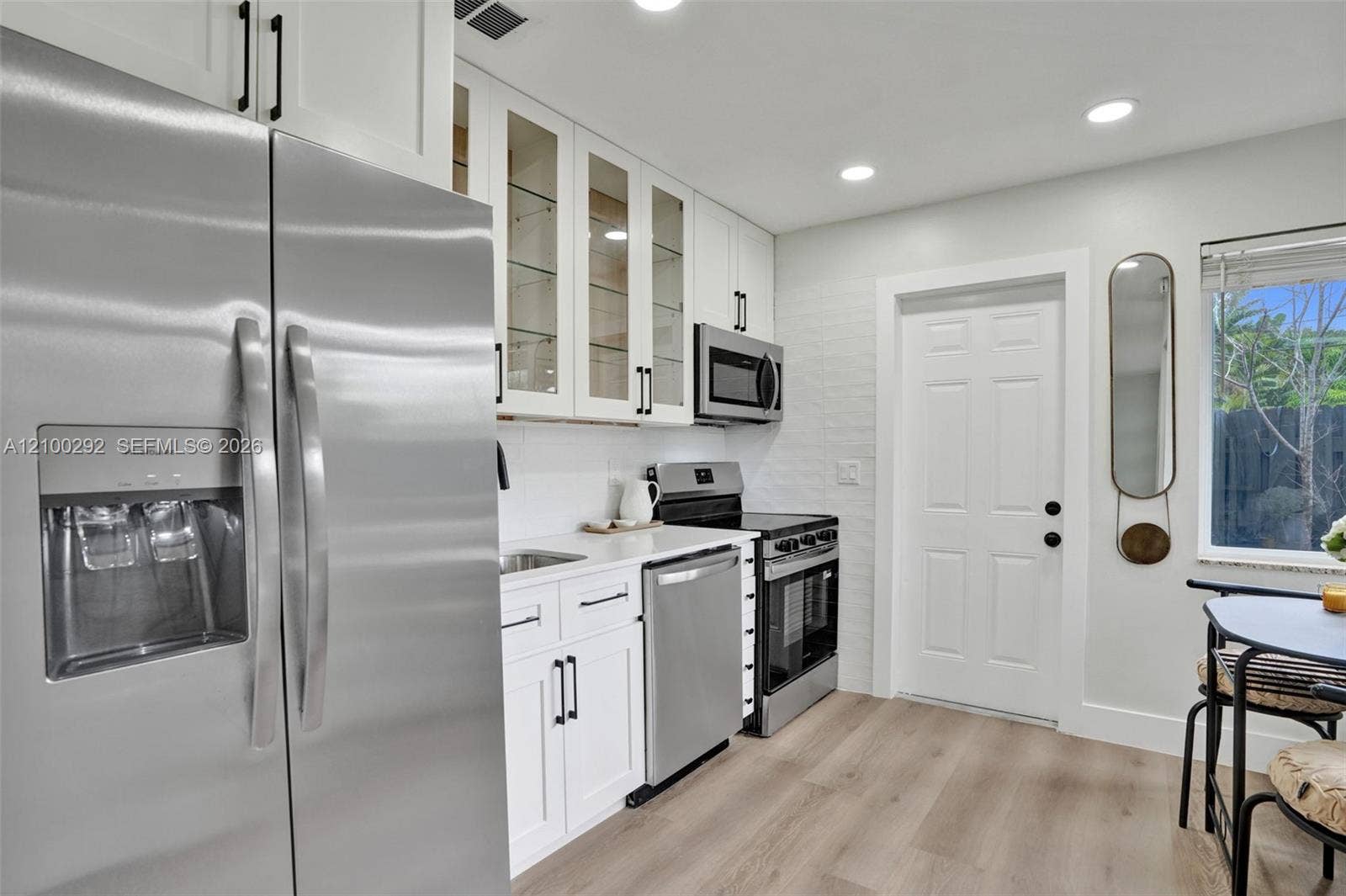 Just renovated lichen with all new appliances.
