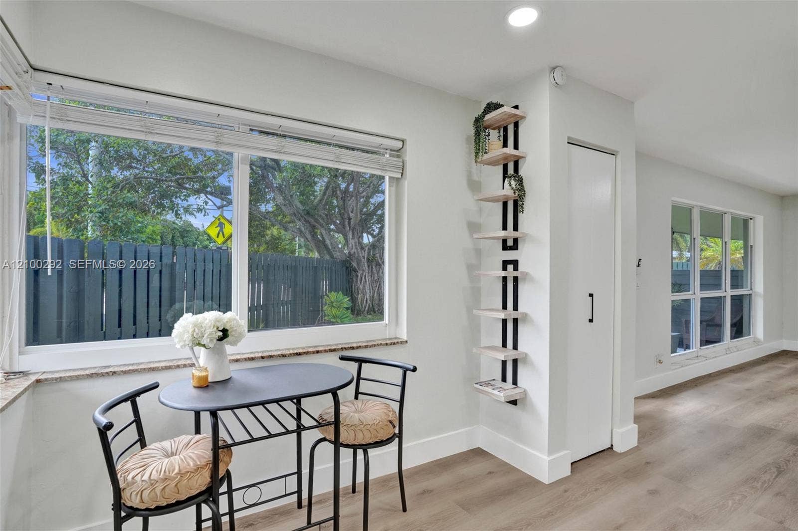 Just renovated lichen with all new appliances.