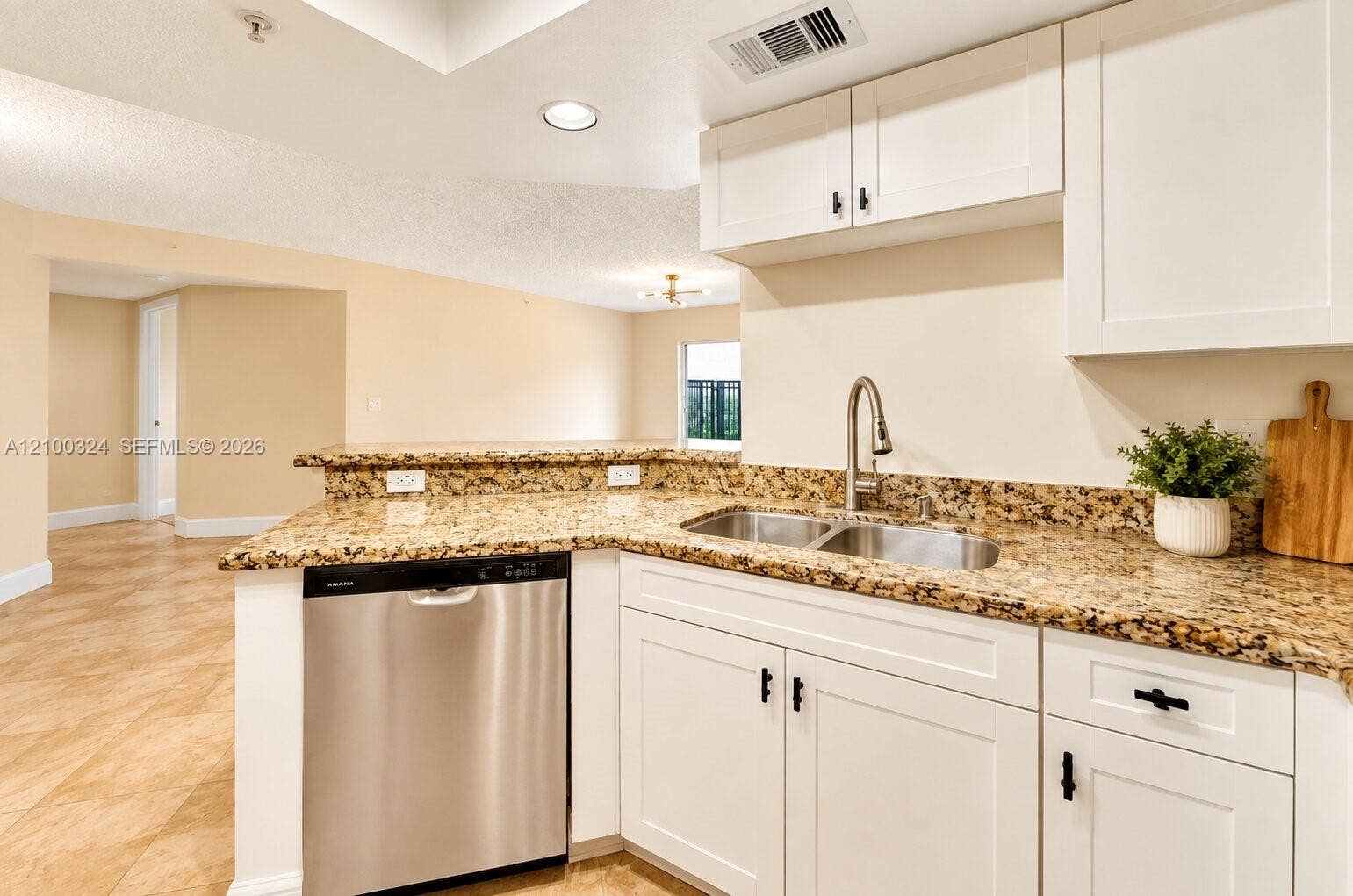 2009 SE 10th Avenue, #302, Fort Lauderdale, FL 33316 Photo 4