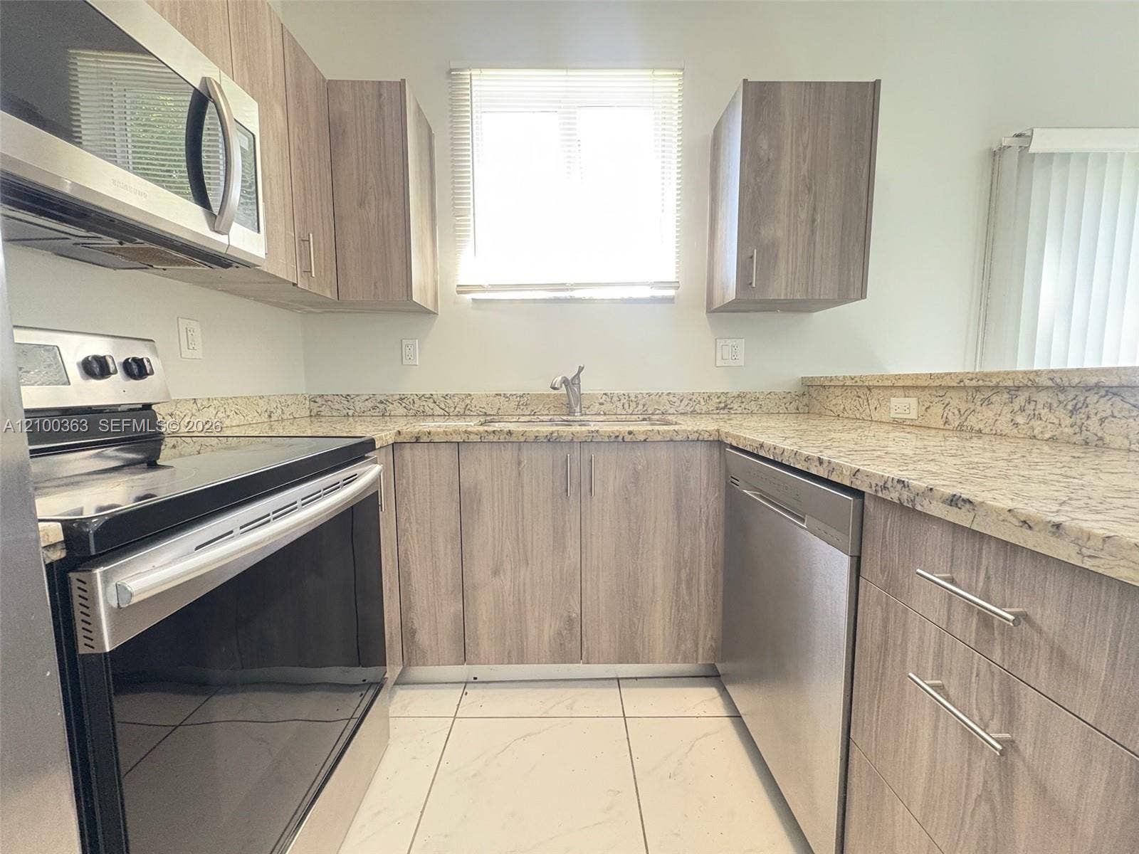 806 NW 5th Avenue, Hallandale Beach, Hallandale Beach, FL 33009 Photo 11