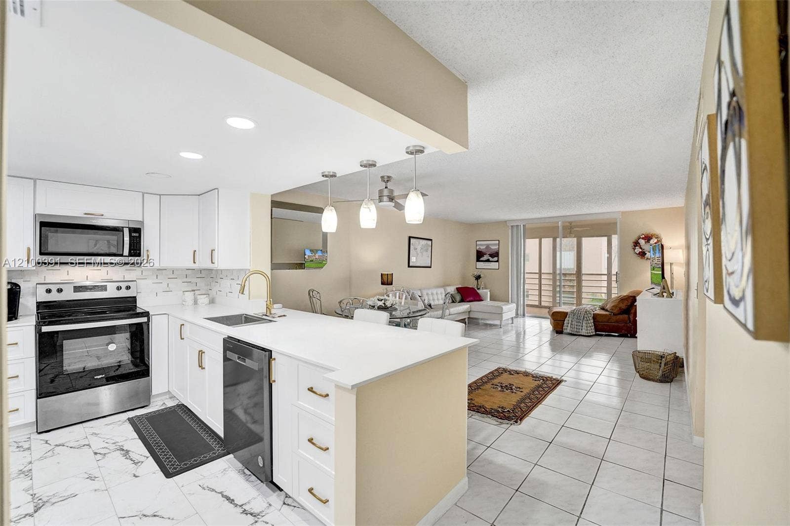 424 SE 10th Street, #204, Dania, Dania Beach, FL 33004 Photo 2