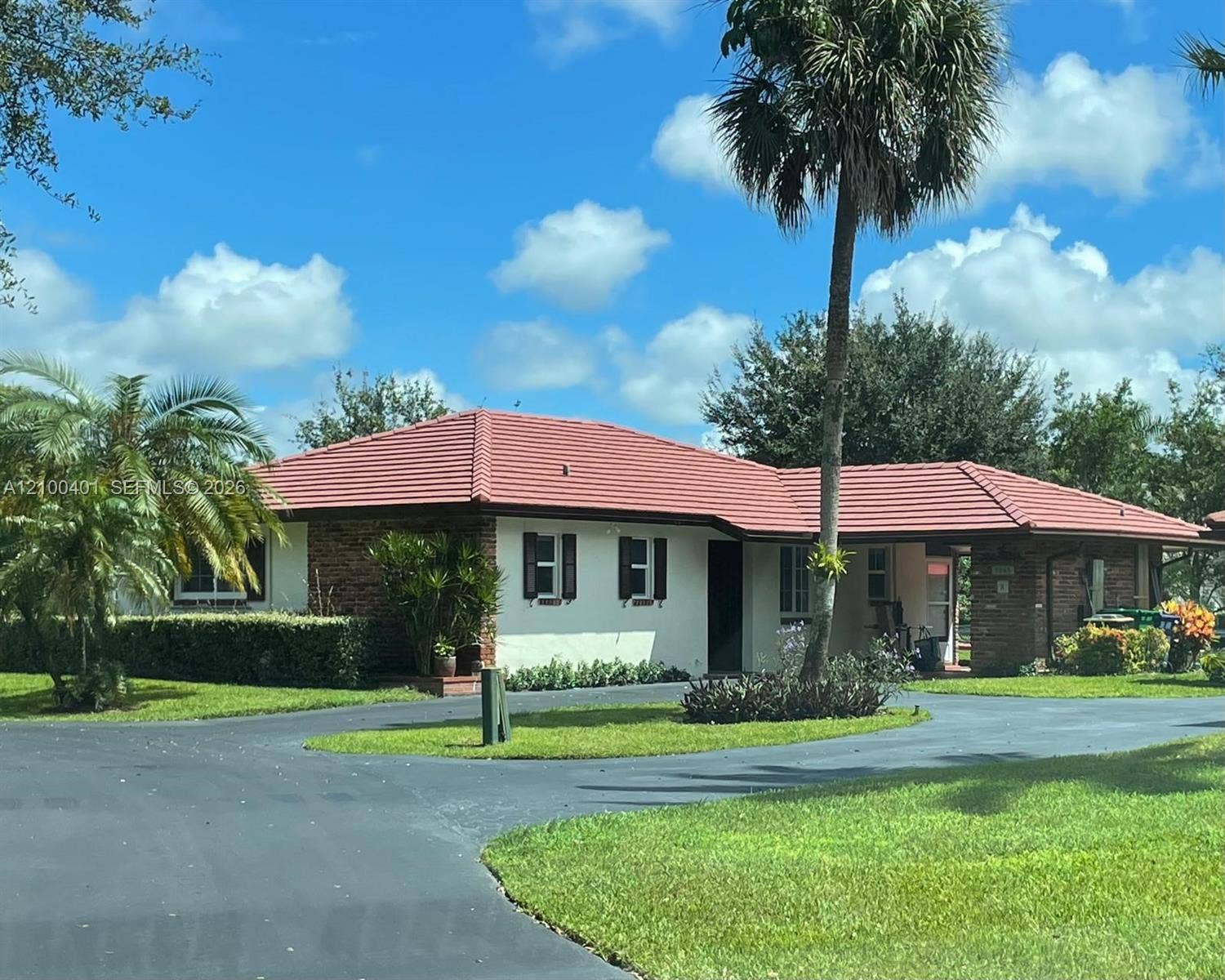 9065 Thunderbird Drive, Coral Springs, FL 33065 Photo 2