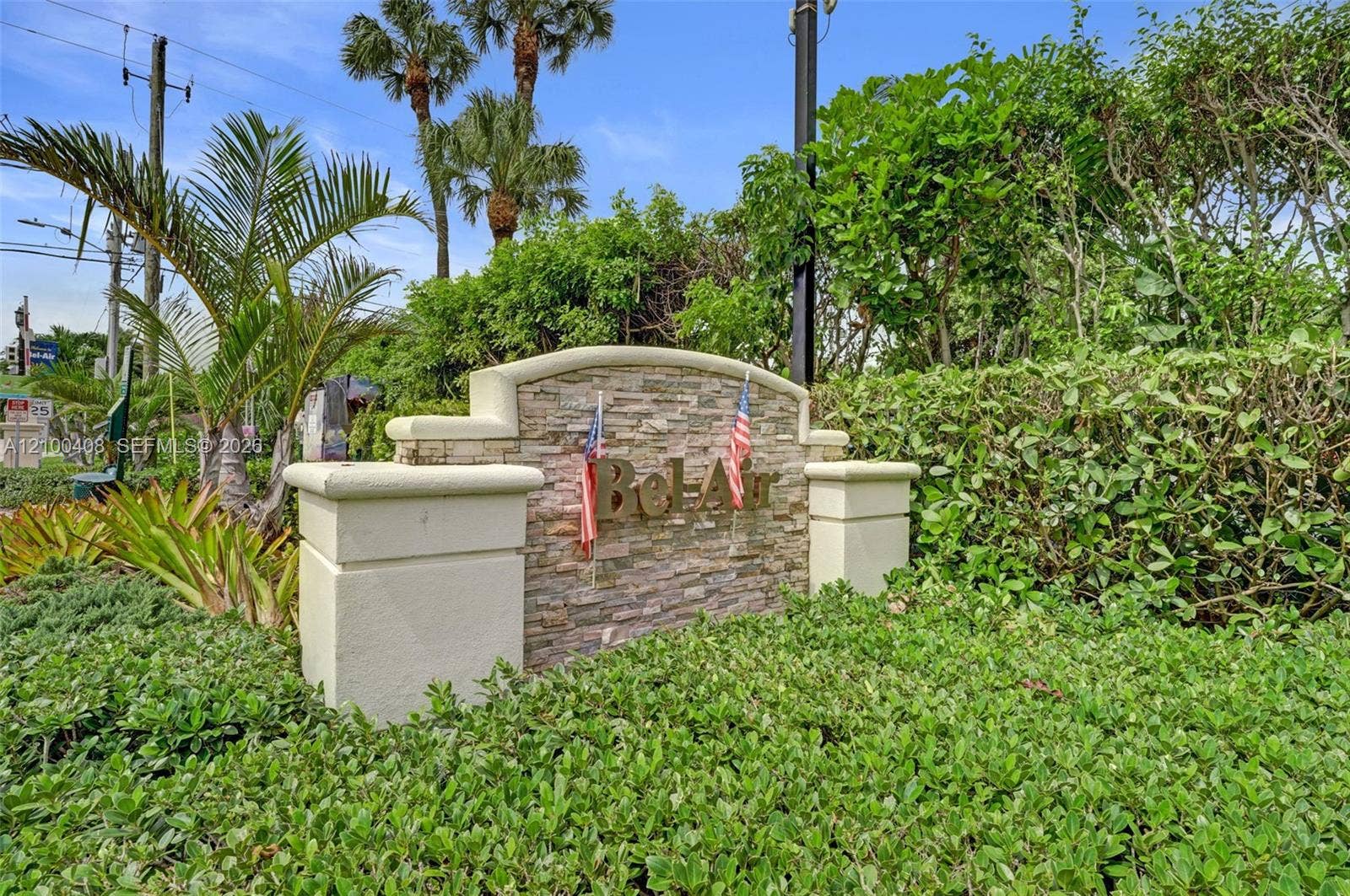 1950 Blue Water Terrace S, Lauderdale By The Sea, FL 33308 Welcome to the esteemed community of Bel Aire.