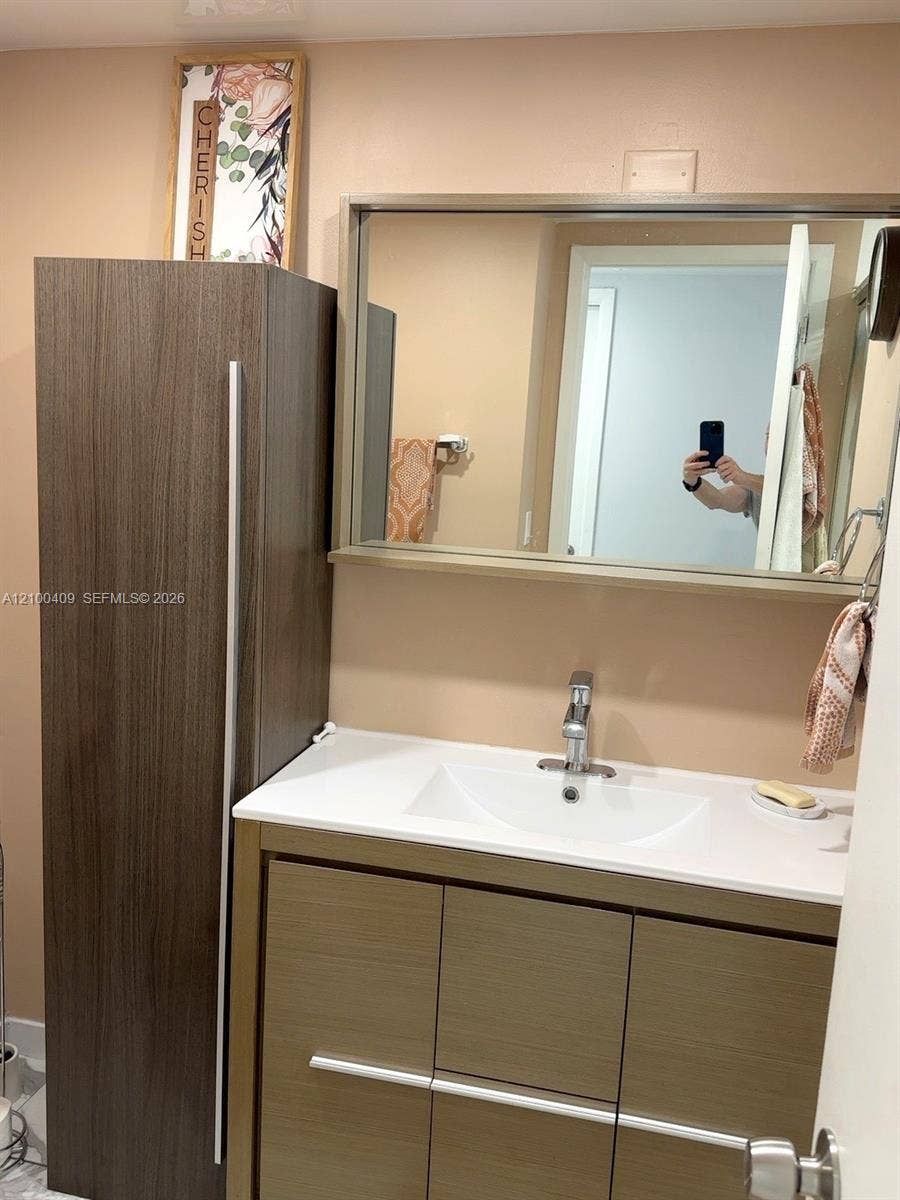 2500 Parkview Drive, #2018, Hallandale Beach, FL 33009 Photo 19
