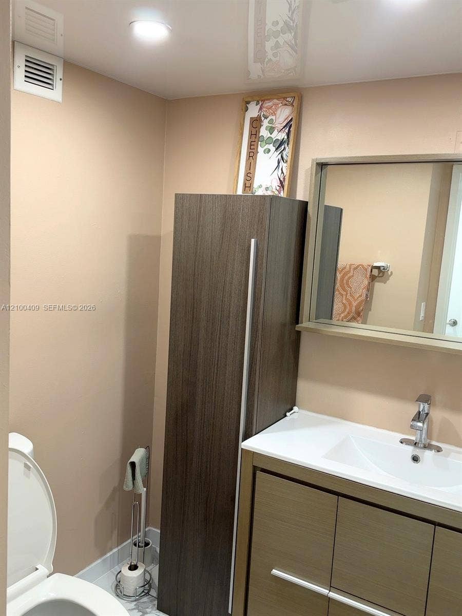 2500 Parkview Drive, #2018, Hallandale Beach, FL 33009 Photo 18